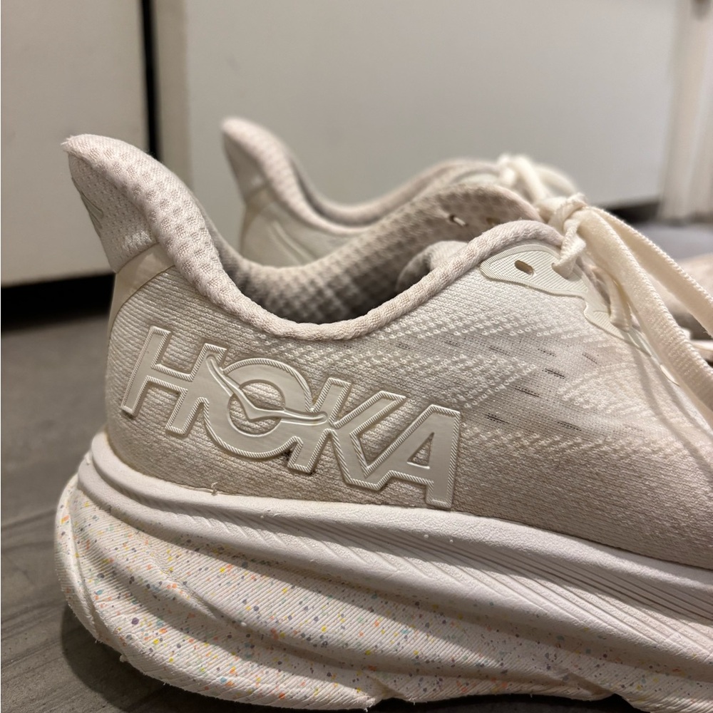 Hoka Clifton 9